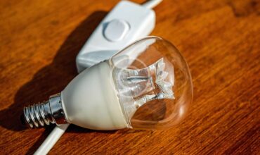 A Quick Guide to Choosing Light Bulbs